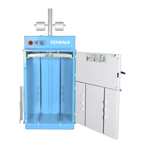Presse à carton TONNA E80 PLC, force de pression de 4 tonnes, porte ouverte